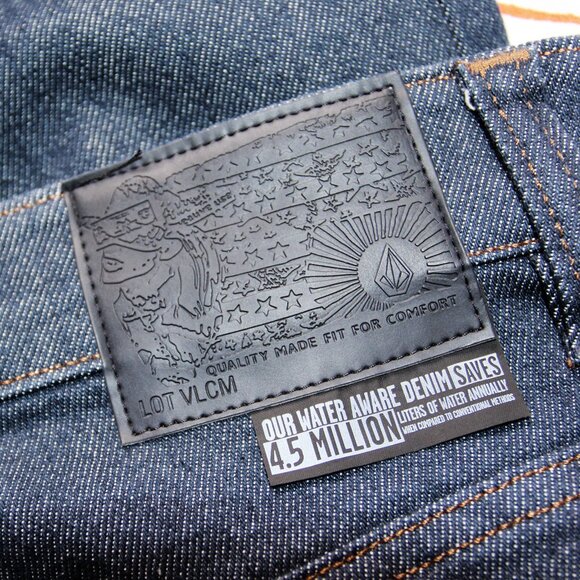 BNWT AW21 VOLCOM SOLVER MODERN STRAIGHT JEANS 32 - Picture 9 of 12